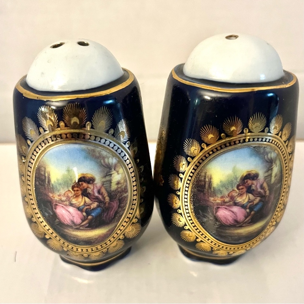 Vintage Porcelain Design Hand Painted Salt & Pepper Shakers Blue with Gold Trim
